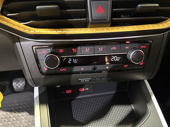 Seat Arona 8 of 13