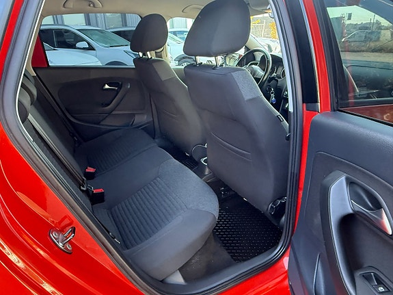 Volkswagen Polo 12 of 17