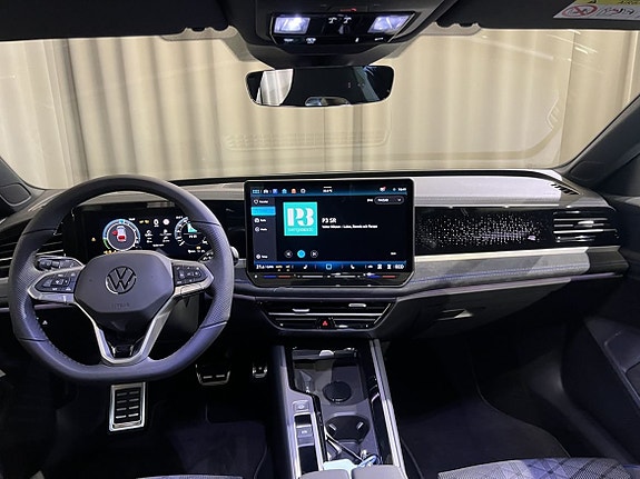 Volkswagen Passat 11 of 21