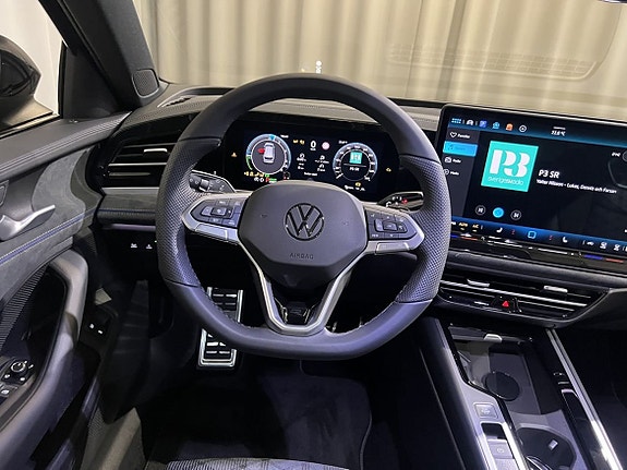 Volkswagen Passat 12 of 21