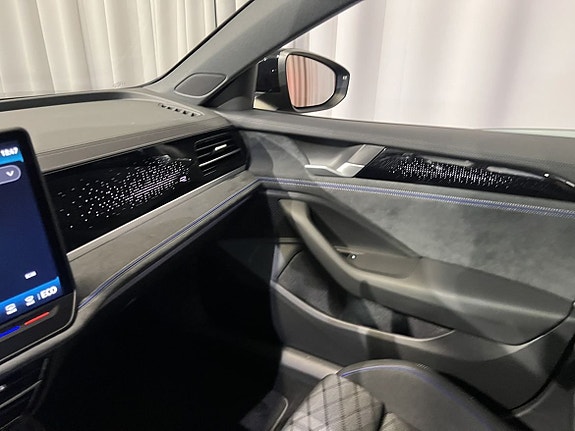 Volkswagen Passat 15 of 21