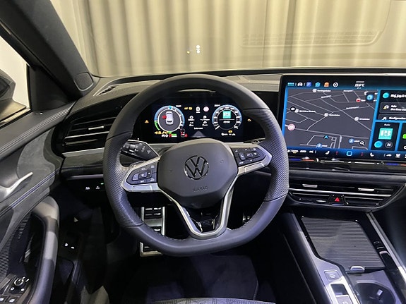 Volkswagen Passat 19 of 21