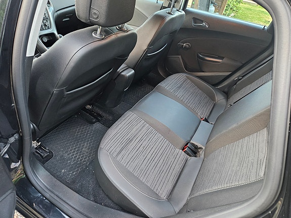Opel Astra 8 of 11