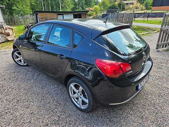 Opel Astra 2 of 11