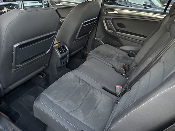 Volkswagen Tiguan Allspace 8 of 12
