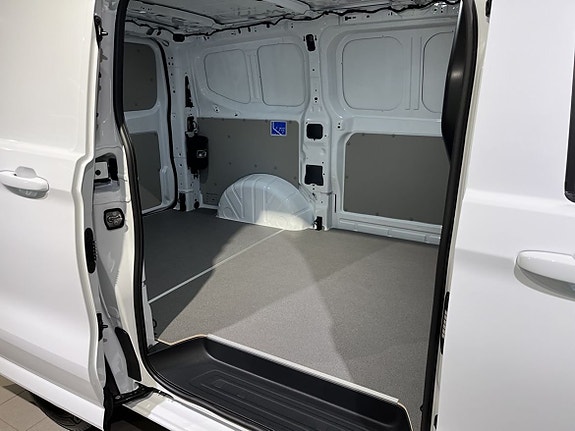 Volkswagen Transporter 12 of 17