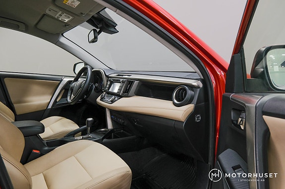 Toyota RAV4 9 of 19