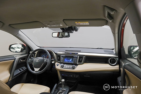 Toyota RAV4 10 of 19