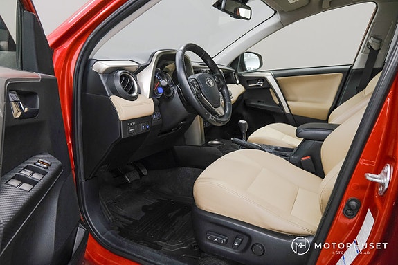 Toyota RAV4 7 of 19