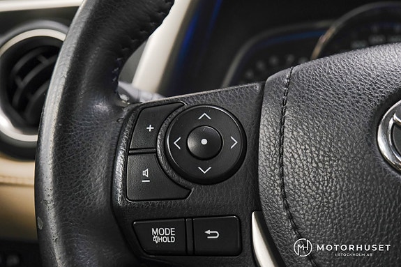 Toyota RAV4 14 of 19