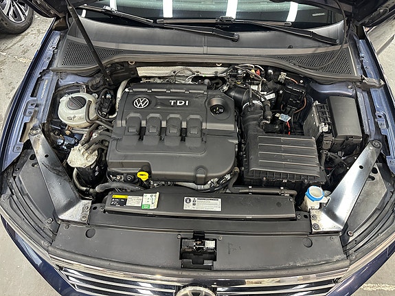 Volkswagen Passat 11 of 18