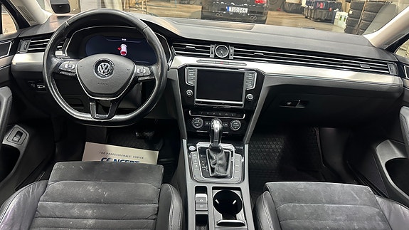 Volkswagen Passat 7 of 18