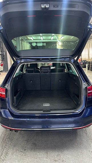 Volkswagen Passat 13 of 18