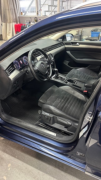 Volkswagen Passat 5 of 18