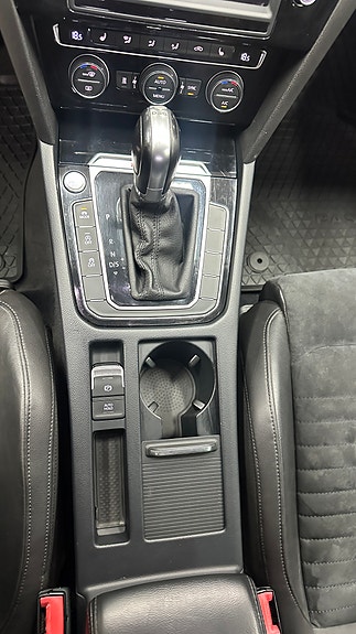 Volkswagen Passat 10 of 18