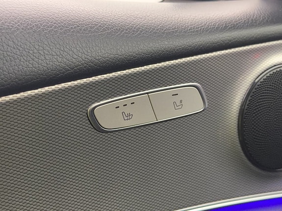 Mercedes-Benz E200 30 of 30