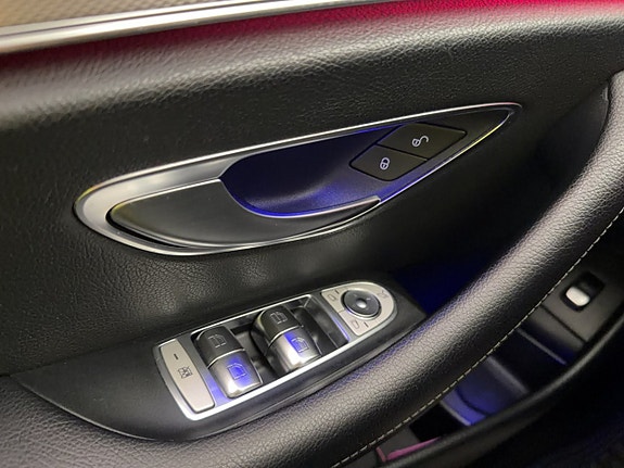 Mercedes-Benz E200 29 of 30