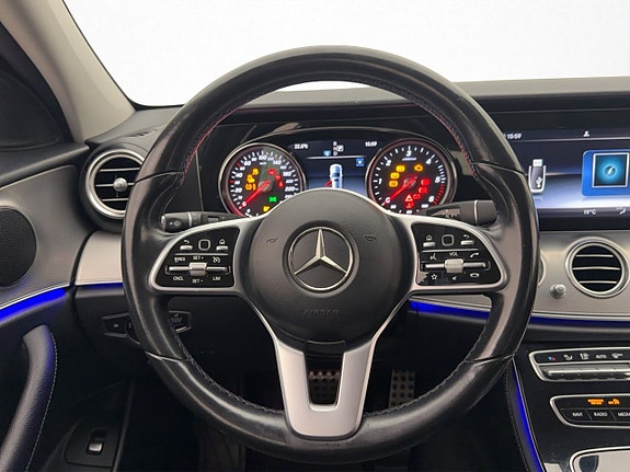 Mercedes-Benz E200 10 of 30