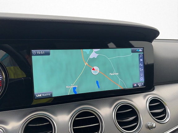 Mercedes-Benz E200 19 of 30