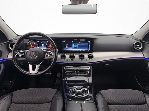 Mercedes-Benz E200 14 of 30