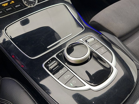 Mercedes-Benz E200 25 of 30