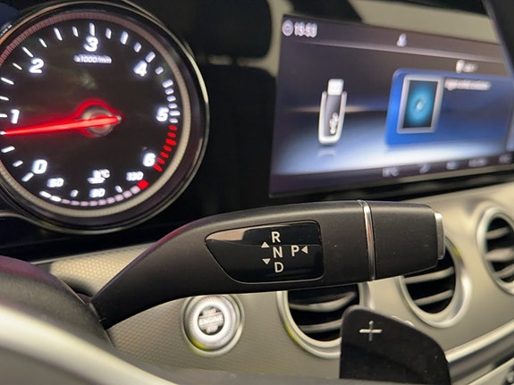 Mercedes-Benz E200 26 of 30