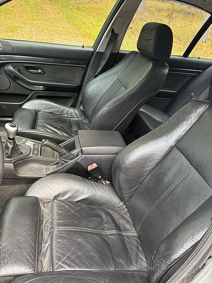BMW 523i 6 of 8