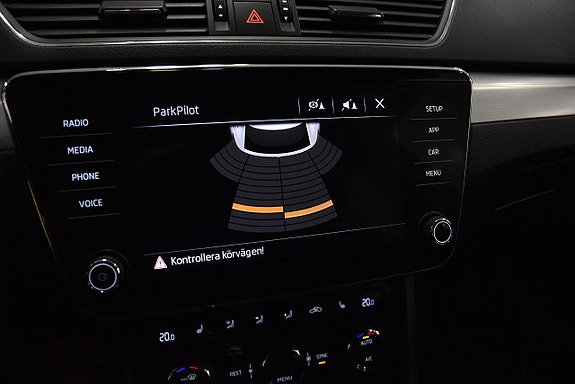 Skoda Superb 15 of 21
