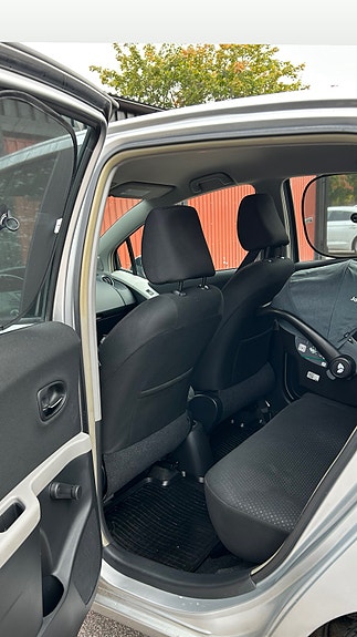 Toyota Yaris 28 of 28