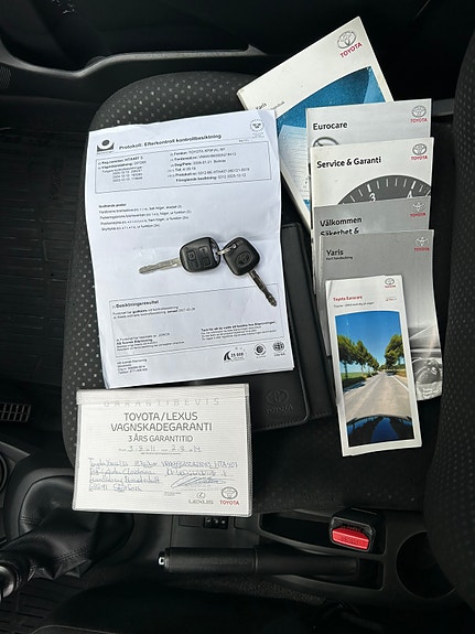 Toyota Yaris 24 of 28
