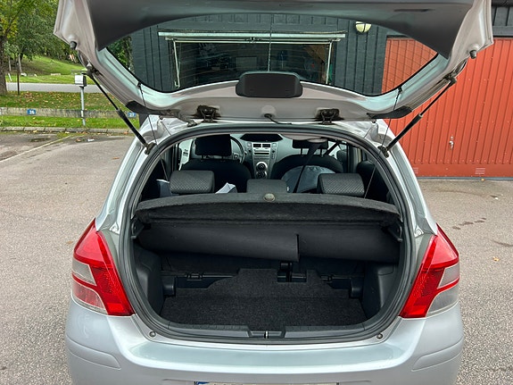 Toyota Yaris 21 of 28