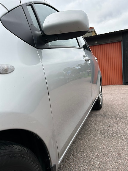 Toyota Yaris 4 of 28