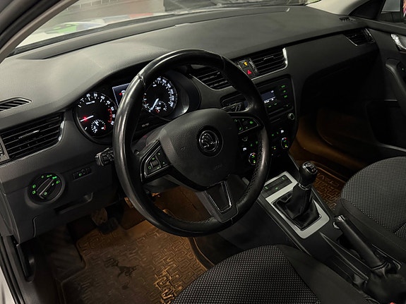 Skoda Octavia 8 of 12