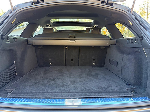Mercedes-Benz E220 5 of 16