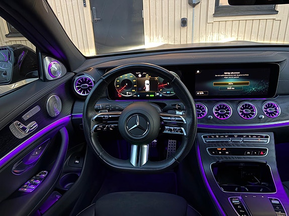 Mercedes-Benz E220 9 of 16