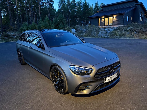 Mercedes-Benz E220 6 of 16
