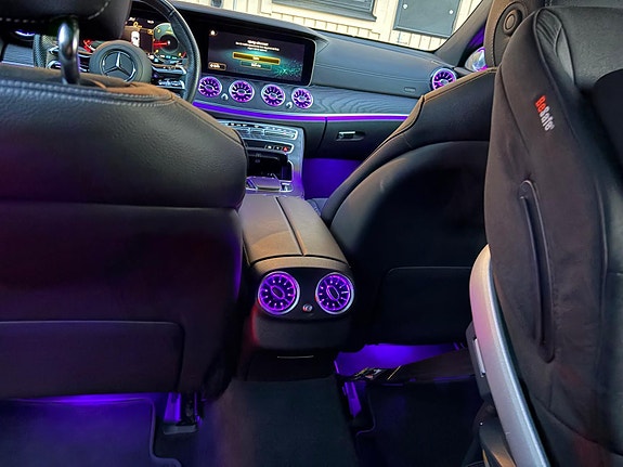 Mercedes-Benz E220 10 of 16