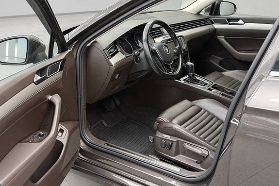 Volkswagen Passat 14 of 29