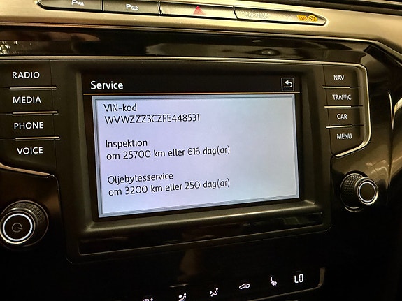 Volkswagen Passat 24 of 29