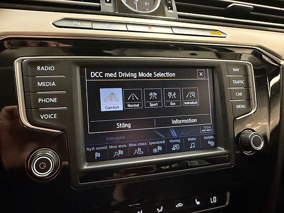 Volkswagen Passat 23 of 29
