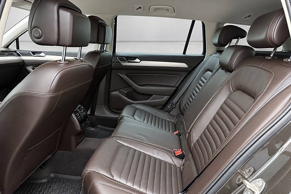 Volkswagen Passat 16 of 29