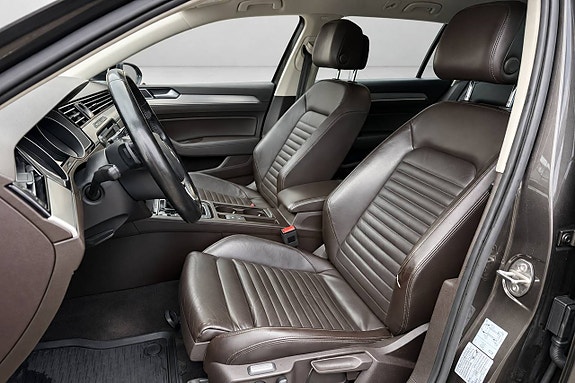 Volkswagen Passat 15 of 29
