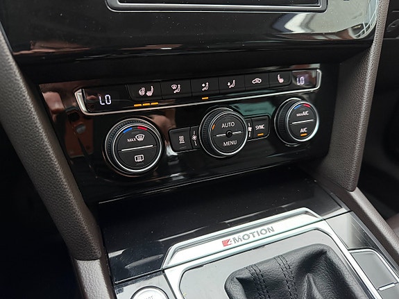 Volkswagen Passat 25 of 29