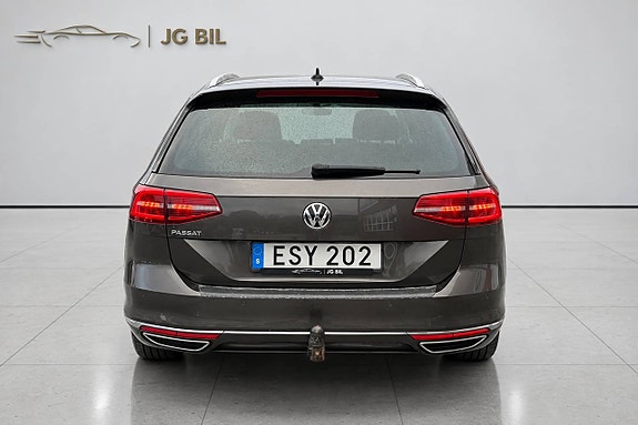 Volkswagen Passat 6 of 29