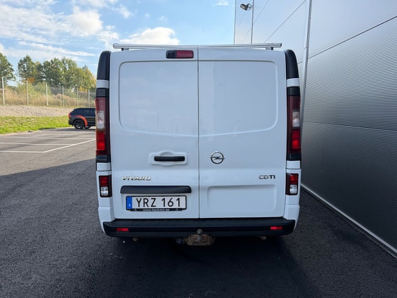 Opel Vivaro 14 of 16