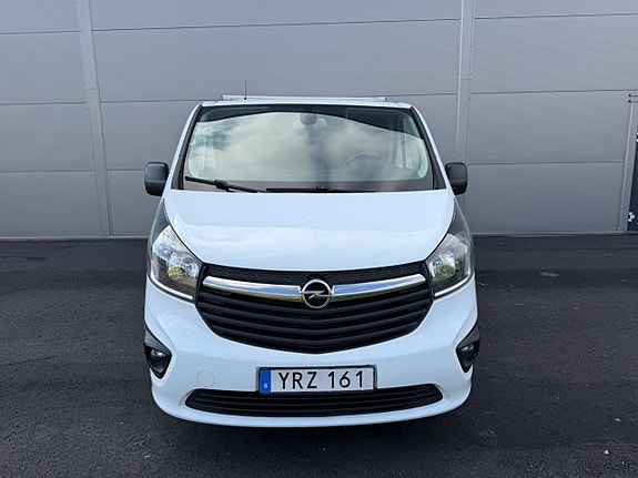 Opel Vivaro 7 of 16