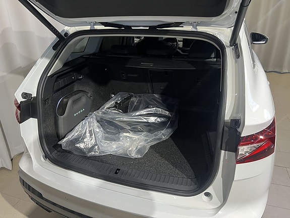 Skoda Enyaq 7 of 15