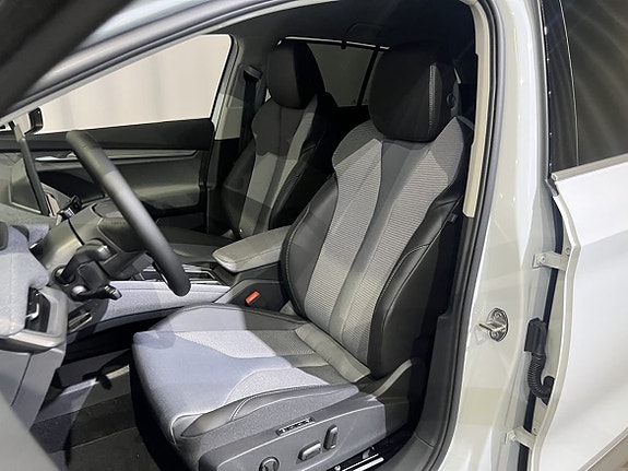 Skoda Enyaq 9 of 15
