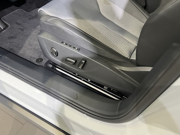 Skoda Enyaq 12 of 15