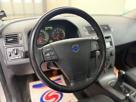 Volvo V50 7 of 19